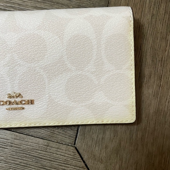 Coach Signature Cream Wallet - Picture 3 of 6